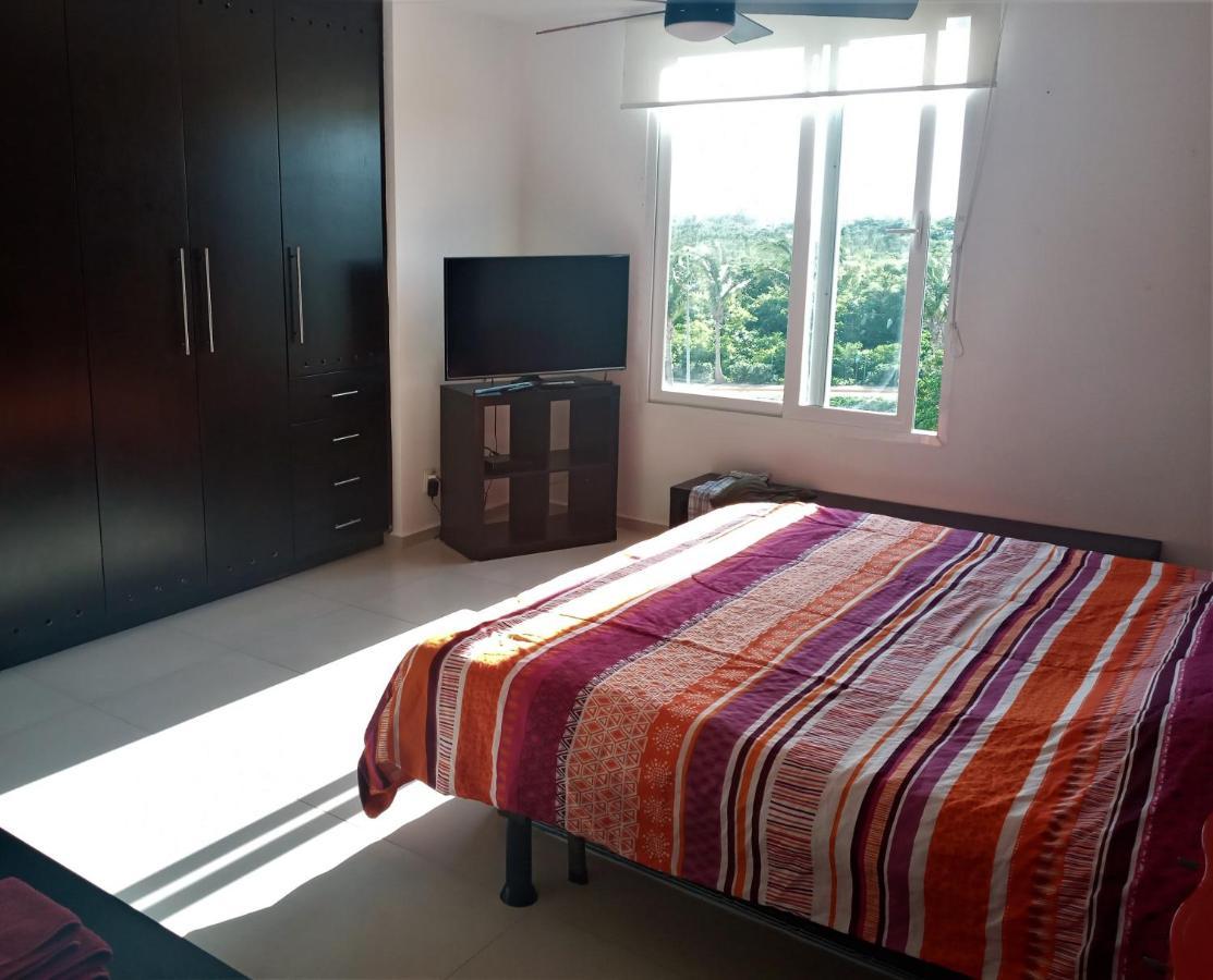Swim The Caribbean & Work With A View Apartment Cancun Bagian luar foto